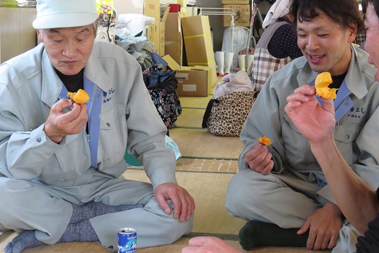 「渋柿、甘くなりました」
