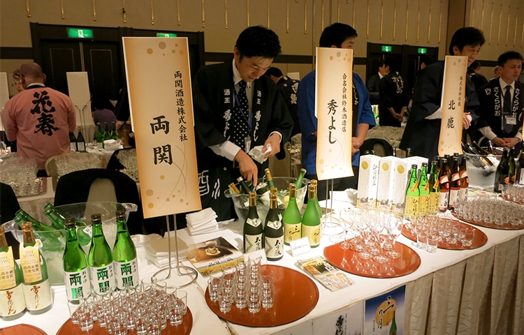 日本酒を楽しむ会大盛況！