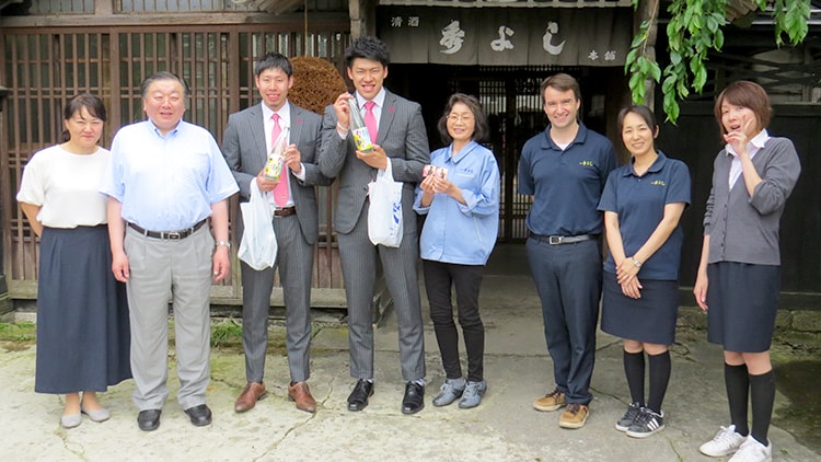 ハピネッツの選手が来社されました