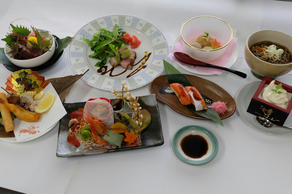 お食事時間が変わります