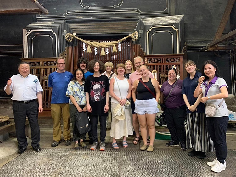 Enjoying Hideyoshi with Local Cuisine